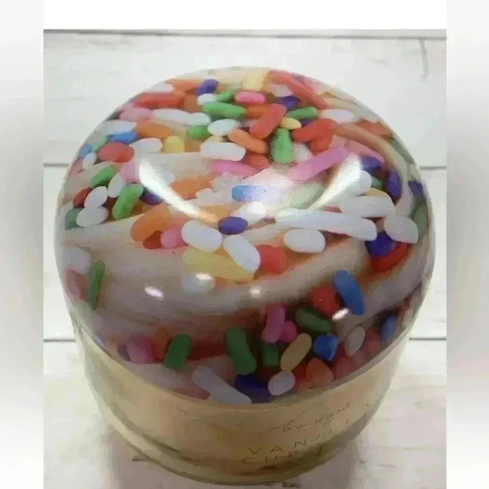 🔥2/30$🔥DW Home, vanilla cupcake scented candle 12.9 oz. Back to school